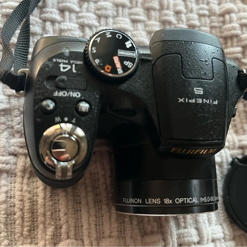 Fujifilm FinePix S2850HD digital Camera for parts